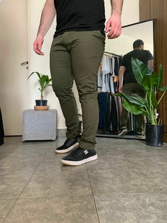PANTALÓN CORTE CHINO MICHIGAN VERDE - comprar online