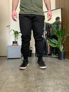 PANTALÓN JOGGER MICHIGAN NEGRO - comprar online