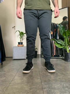 PANTALÓN JOGGER MICHIGAN GRIS