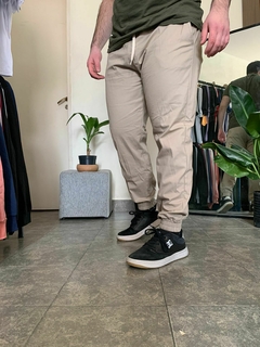 PANTALÓN JOGGER MICHIGAN BEIGE - Pantaleon streetwear