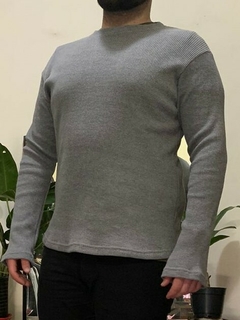 SWEATER WAFFLE GRIS en internet