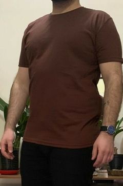 Imagen de Remera Pantaleon clasica lisa MARRON