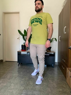 Remera estampada GOOD NEWS (TALLE M) - comprar online