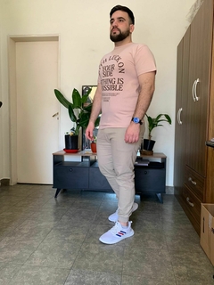 Remera estampada WHIT LUCK ON (TALLE M) - comprar online