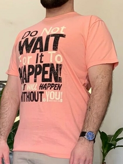 Remera estampada WAIT (TALLE L) en internet