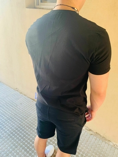 COMBO 3 REMERAS CLASICAS LISAS. (NEGRO, BLANCO, VERDE MILITAR) - Pantaleon streetwear
