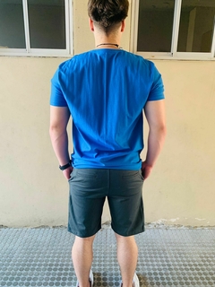 COMBO 3 REMERAS CLASICAS LISAS. (BORDO, BLANCO, AZUL) en internet