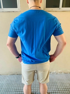 COMBO 3 REMERAS CLASICAS LISAS. (AZUL, NEGRO, VERDE MILITAR) - Pantaleon streetwear