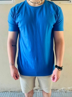 Remera Pantaleon clasica lisa AZUL FRANCIA en internet
