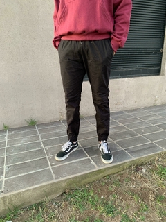 PANTALÓN JOGGER MICHIGAN NEGRO - Pantaleon streetwear