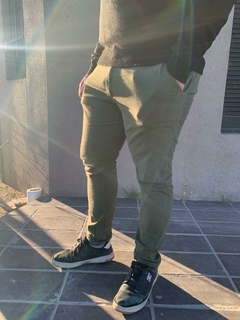 PANTALÓN CORTE CHINO MICHIGAN VERDE - Pantaleon streetwear