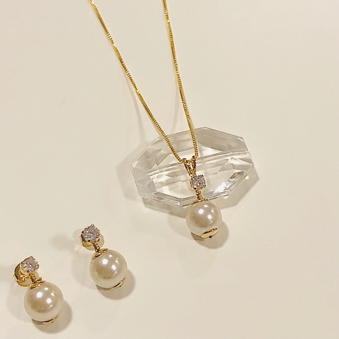 Conjunto de colar e brinco detalhe Ponto de luz e Pérola banho ouro 18k (CJ1059)