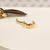 Brinco Argola Peq. Articulada 2mm detalhe Estrelas banho ouro 18k (ARG1281) na internet