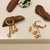 Brinco Argola Articulada Peq. 1mm Pêndulo em Filetes e Pingentes de Coração c/ Zircônia banho ouro 18k (ARG1417)