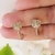 Brinco Méd. Flor e Caule ambos cravejados em micro zircônias Banho premium Ouro 18k (BR1639) na internet