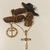Colar Veneziana Masculino 60cm pingente crucifixo vazado + crucifixo envolto anel banho Ouro 18k (MASC1567) - L Ó S Semijóias