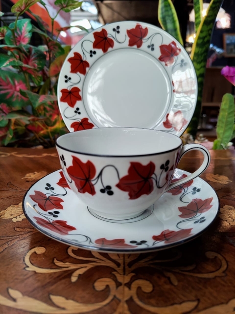 Trio de té porcelana Francesa de Limoges