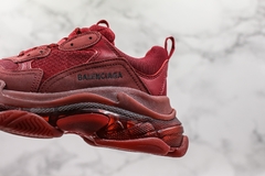 Balenciaga Triple`s na internet