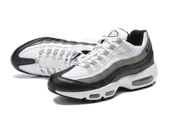NIKE AIR MAX 95 na internet