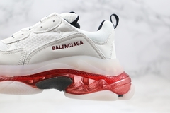 Balenciaga Triple`s na internet