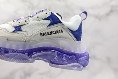 Balenciaga Triple`s na internet
