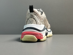 Balenciaga Triple`s X Gucci na internet