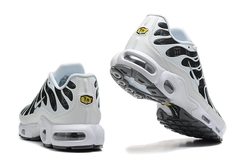 NIKE AIR MAX TN X LV na internet