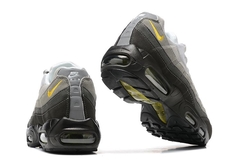 NIKE AIR MAX 95 na internet