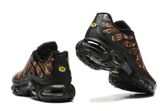 NIKE AIR MAX TN X LV na internet