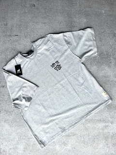 REMERA VIBE - comprar online