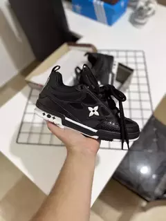 Louis Vuitton Preto/Branco