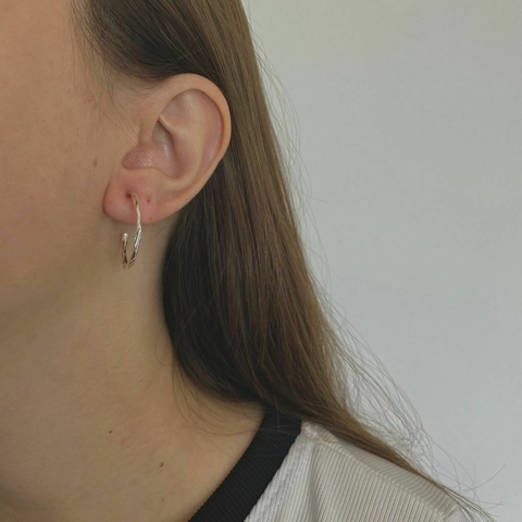 Brinco Argola Torcida 25MM - comprar online