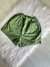 Short verde elástico na cintura