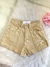 Short jeans bege acompanha cinto removível - Cereja Doce Boutique