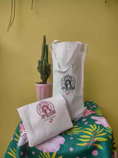 Cor da estampa sujeita á disponibilidade.