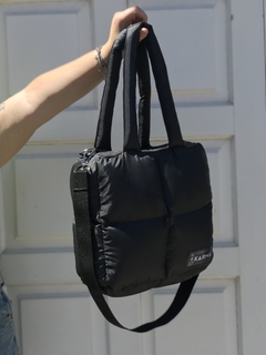 Bolso puffer mediano black - comprar online