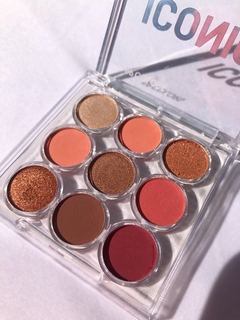 Paleta de Sombras Iconic Status na internet