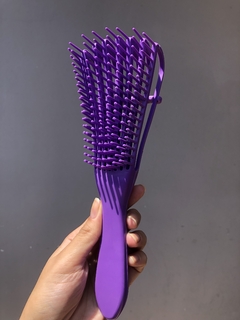 Escova de cabelo para cachos formato polvo - comprar online