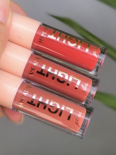 Gloss com cor light - Handayan