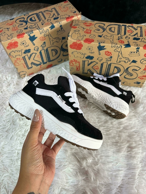 TENIS VANS ULTRARANGE INFANTIL COR:PRETO/BRANCO - comprar online