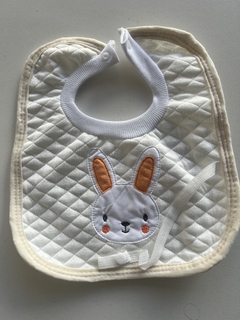 Babero Matelase con portachupetes (pack por 6) - comprar online