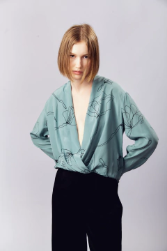 Blusa Vertigo - Atelier Nivea - Arte em Seda