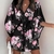 Vestido manga morcego-estampado com decote em v na internet