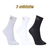 Kit com 3 pares de meias masculinas nas cores cinza, branca e preta.