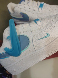 NIKE AIR FORCE Chaveirinho - Branco e Azul PREMIUM - LUCC KIDS
