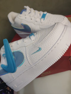 NIKE AIR FORCE Chaveirinho - Branco e Azul PREMIUM na internet