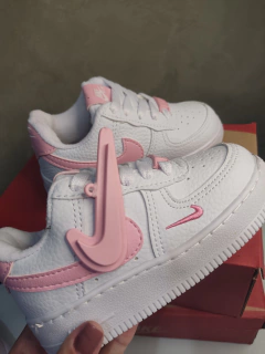 NIKE AIR FORCE Chaveirinho - Branco e Rosa PREMIUM - loja online