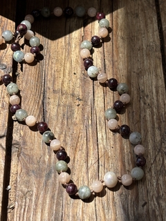 Collar Energía de Perla del Río y piedras naturales en internet