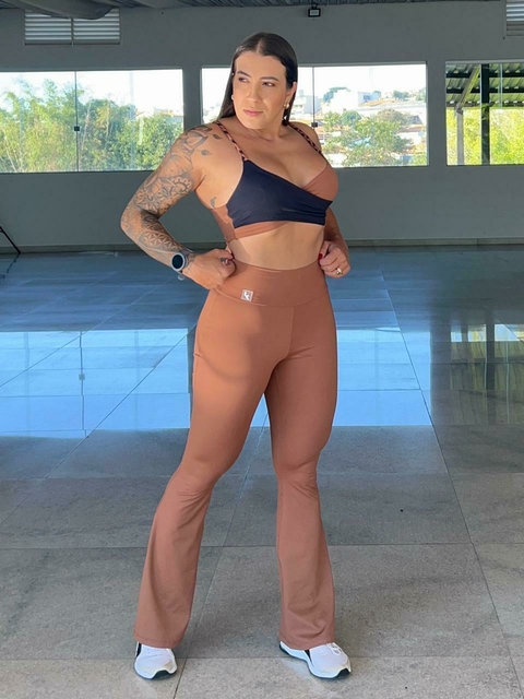 Conjunto calça flare e top trançado Marrom terra firme - comprar online