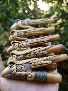 Kuripe Águia Azteca na internet